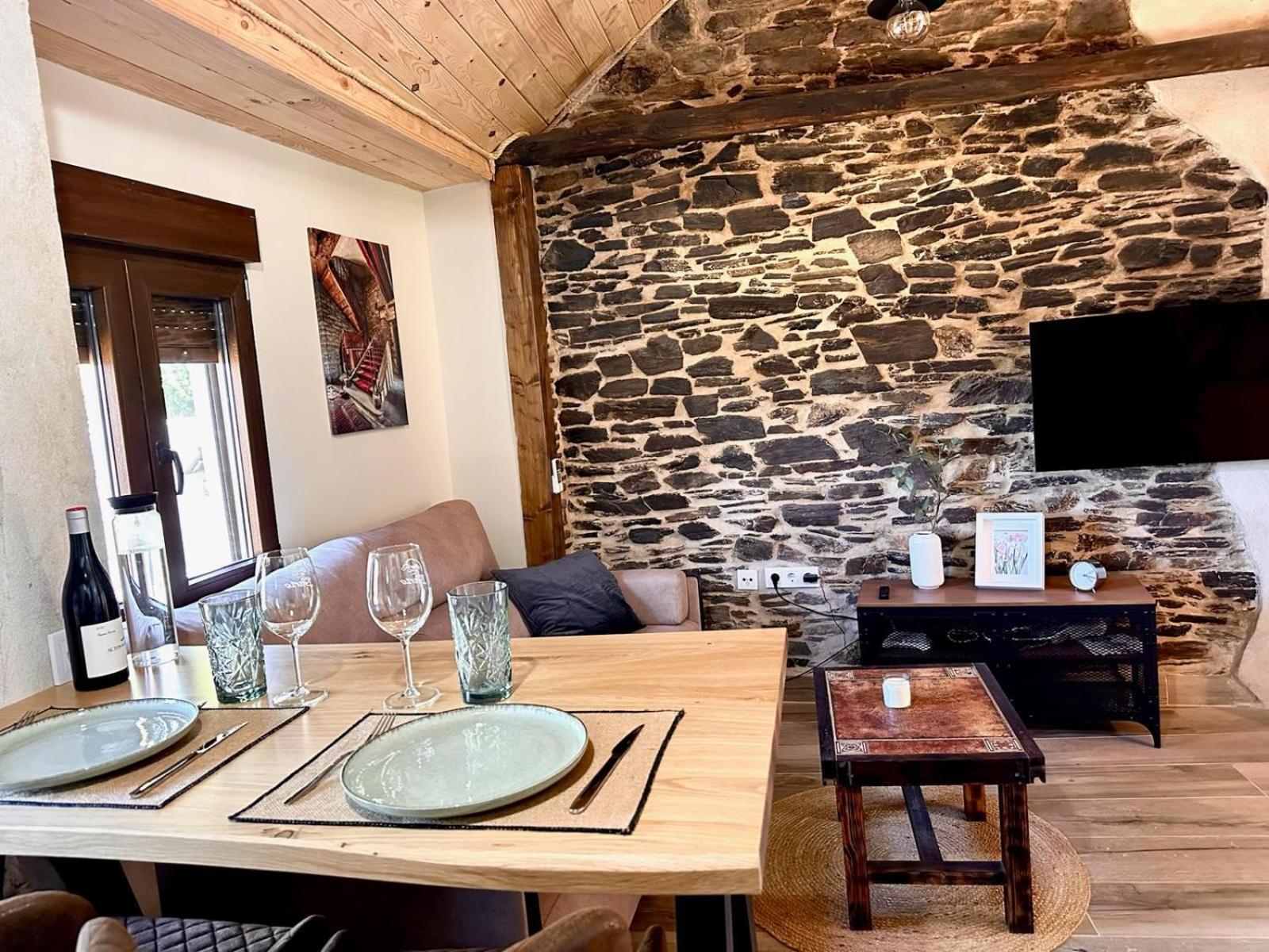 Manzanedo de Valdueza Casa Boral- Comfort Exclusivo En Plena Naturaleza - Valle Del Silencio מראה חיצוני תמונה